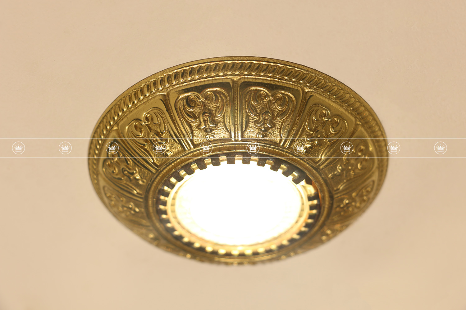 MẪU ĐÈN SPOTLIGHT ĐỒNG ƯA CHUỘNG 2024 1