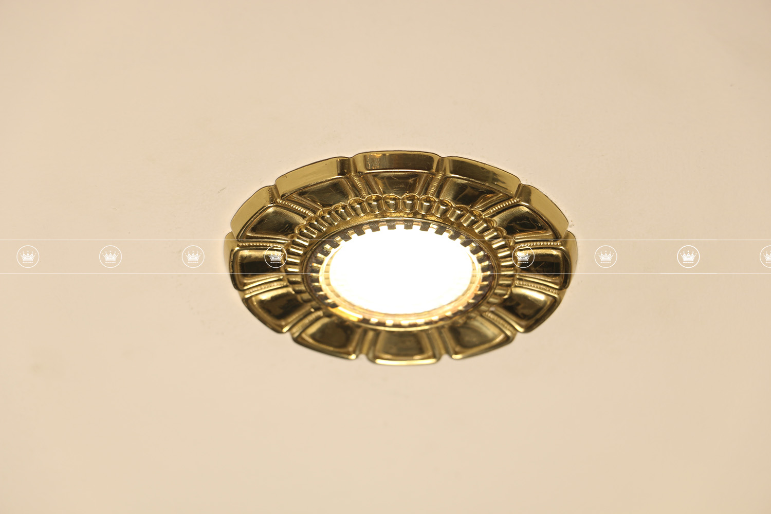 MẪU ĐÈN SPOTLIGHT ĐỒNG ƯA CHUỘNG 2024 7