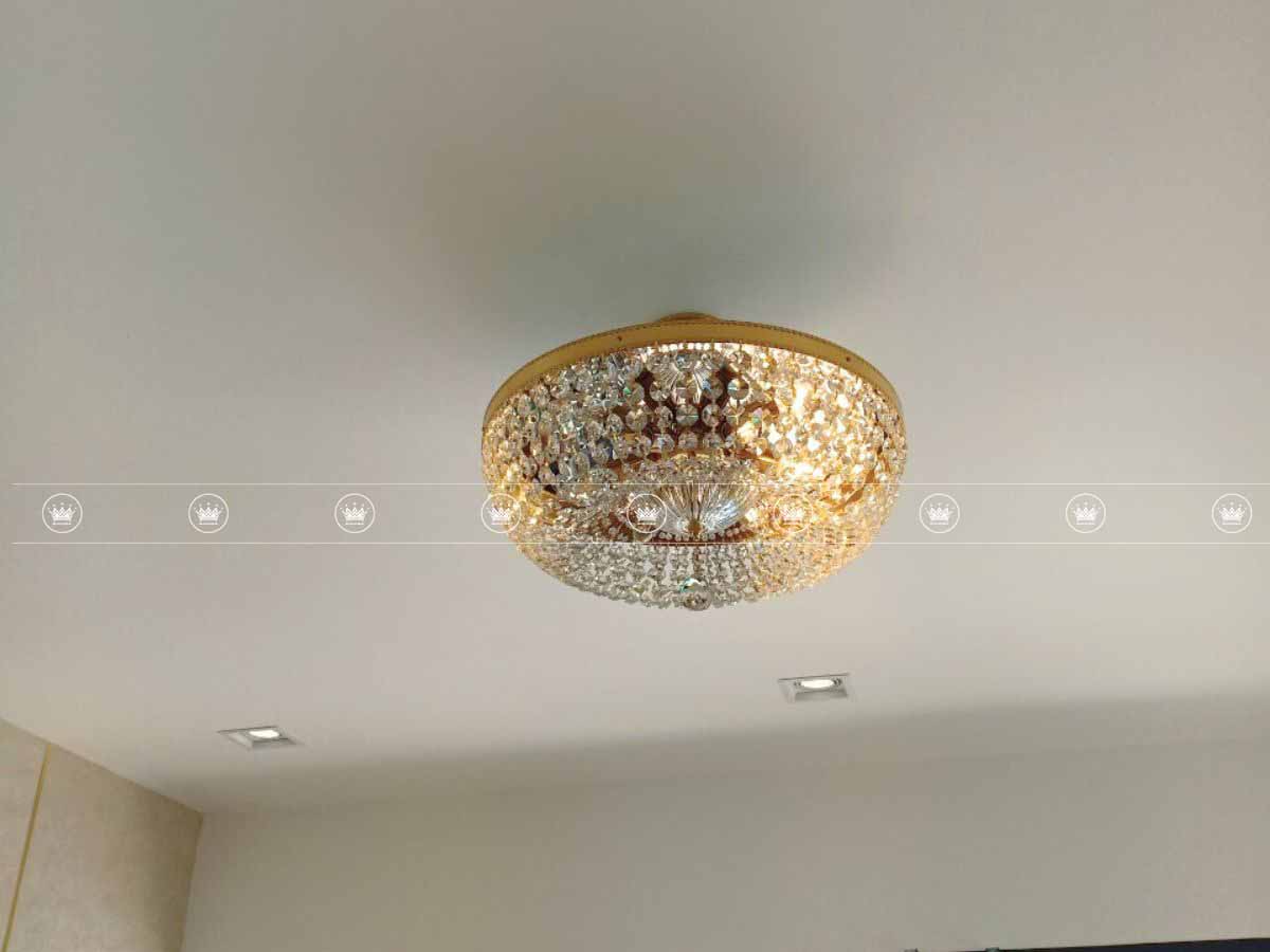 Thi công lắp đặt đèn ốp trần pha lê trang trí nhà chị Linh - Cần Giuộc - Long An 3