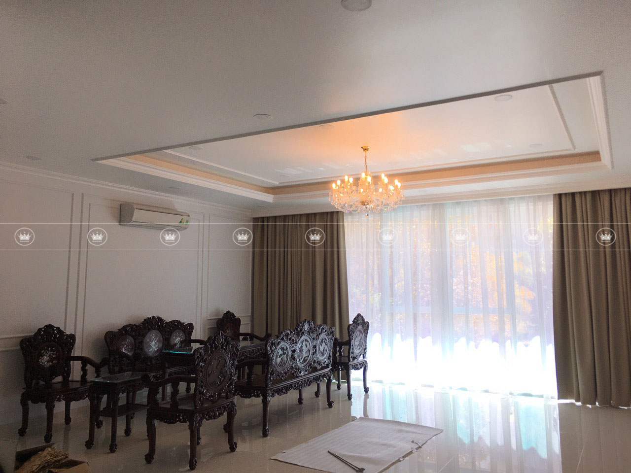 Dự án lắp ráp đèn chùm pha lê nhà anh Quang tại Khu đô thị Sala, Quận 2 1
