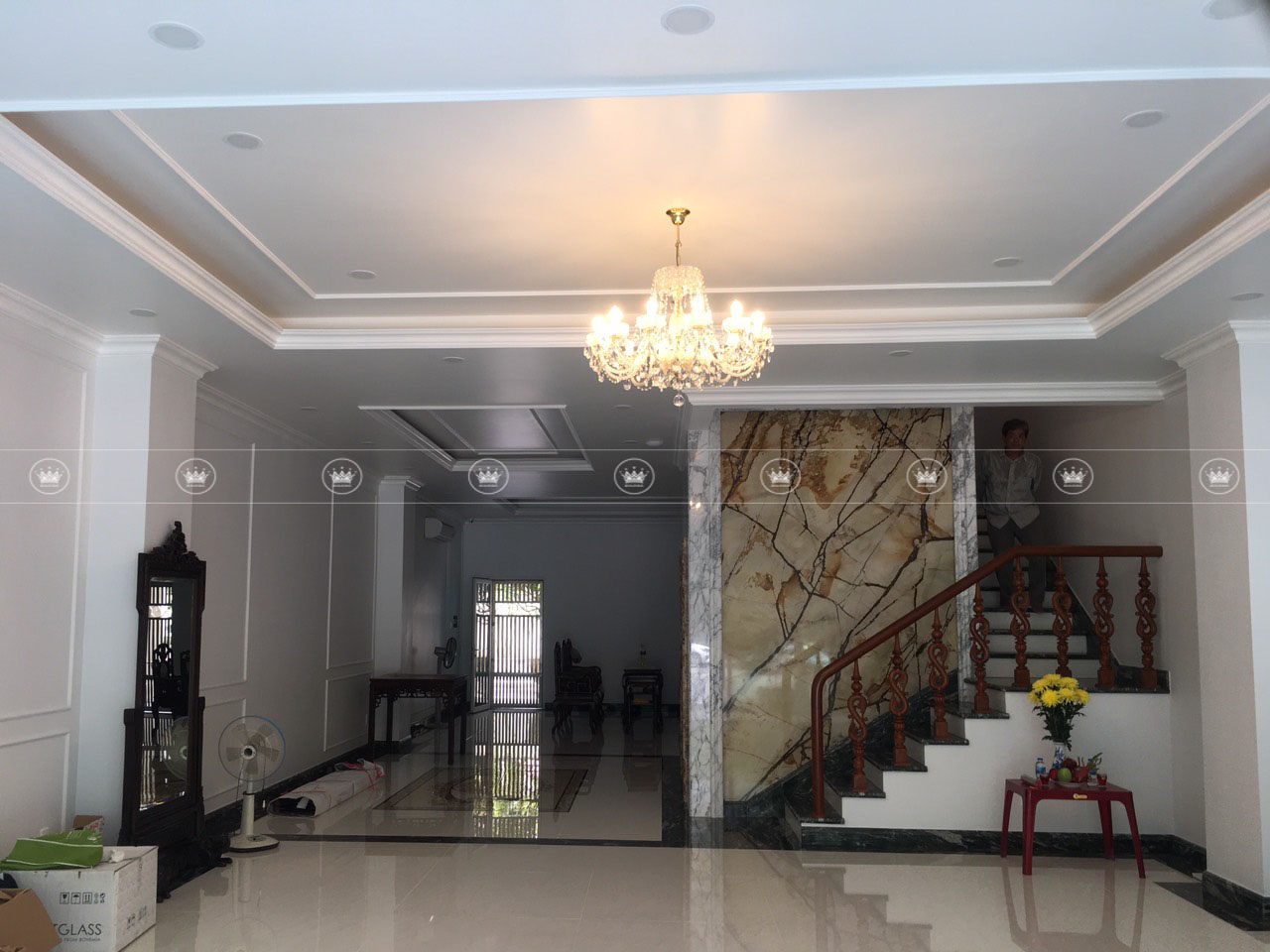 Dự án lắp ráp đèn chùm pha lê nhà anh Quang tại Khu đô thị Sala, Quận 2 3